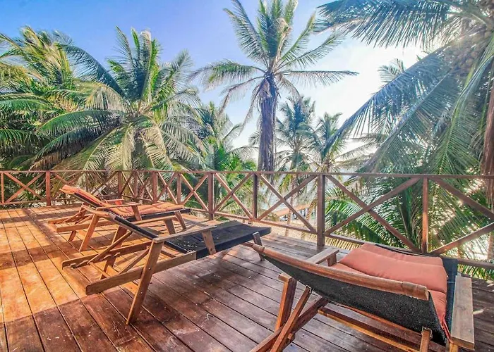 Hébergement de vacances Beachfront With Private Heated Pool Jacuzzi Sauna Ocean Views & Ac - 7th Heaven *