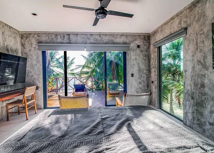 Beachfront With Private Heated Pool Jacuzzi Sauna Ocean Views & Ac - 7th Heaven Hébergement de vacances *